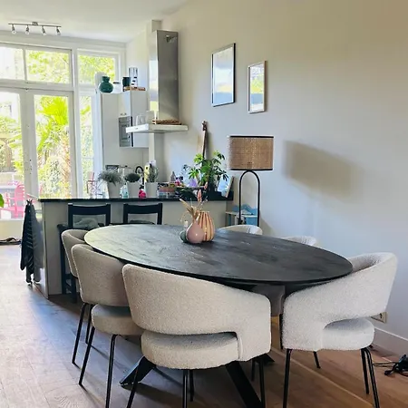 Apartment Family House With Garden Near *